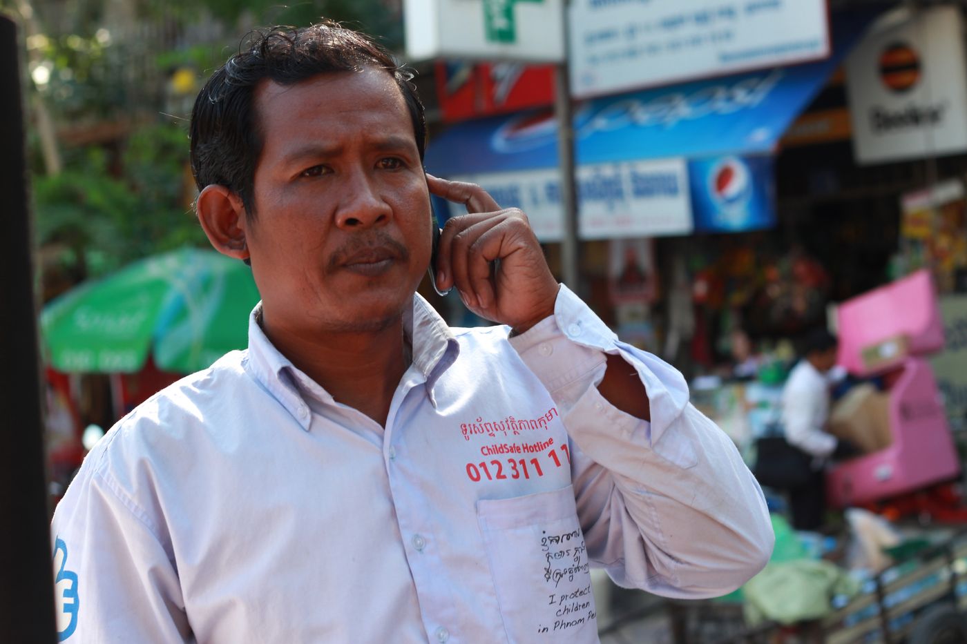 ChildSafeTuktukHotline2HRFORWEB FriendsInternational